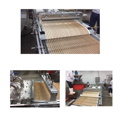 Ördek Fresh Mest Sticks Pet Gıda Ekstrüzyon Makinesi 200-500kg / saat Paslanmaz Çelik Düz Munchy Şerit Atıştırmalık Makineleri yapma