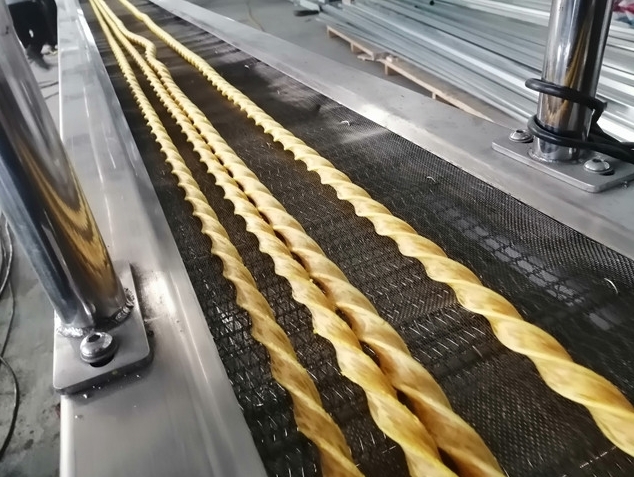 son şirket davası hakkında En son teknoloji 4pcs Twisted Pet Treats Extruding Line için