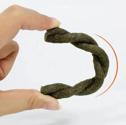 Düşük Gürültülü Pet Gıda Makinesi Sakız Köpeği Snacks Yüksek Hızlı Üretim