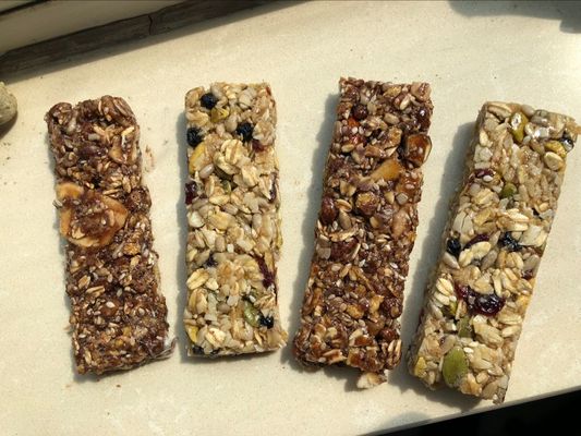 Tahıl Bar Presleme Kesme Yüksek Performanslı Granola Bar Yapma Makinesi