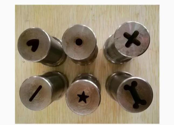 Çok Şekilli Köpek Maması Ekstrüder Ekipmanları / Kuru Köpek Gıda Hazırlama Makinesi