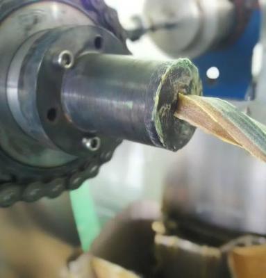 Yeni Aromalı Diş Bükümlü Köpek Maması Üretim Hattı 100kg/Saat İki Renkli Evcil Hayvan Ödülleri