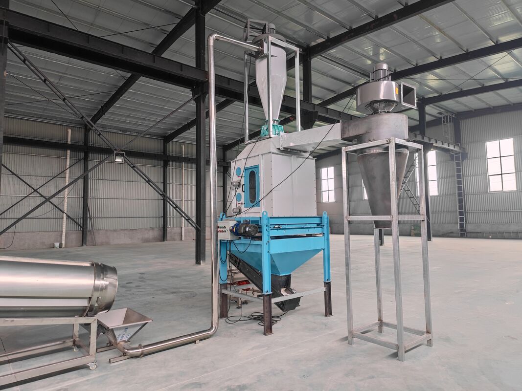 Çeşitli şekillerde evcil hayvan yiyecekleri ve balık yemleri üretimi için 70-110 mm vida çaplı sürekli ve otomatik çift vida ekstrüzer