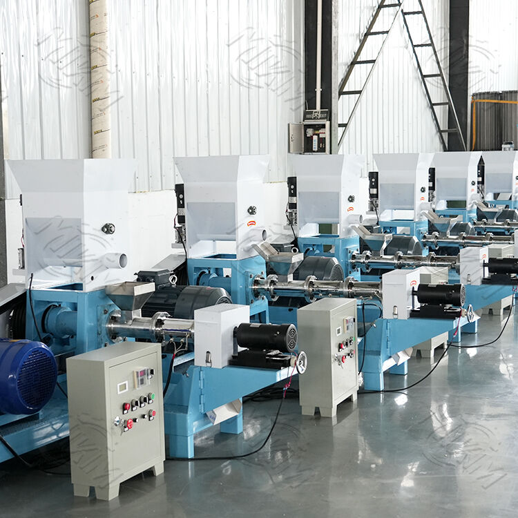 Yüksek Kaliteli Kuru Tipi Evcil Köpek Yiyeceği Yapım Makinesi / Küçük Yüzen Balık Beslenme Ekstrüder Makinesi